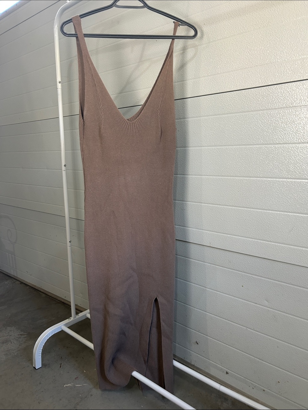 NEW Dynamite Sleeveless Knit V-Neck Maxi Dress in Mauve Taupe